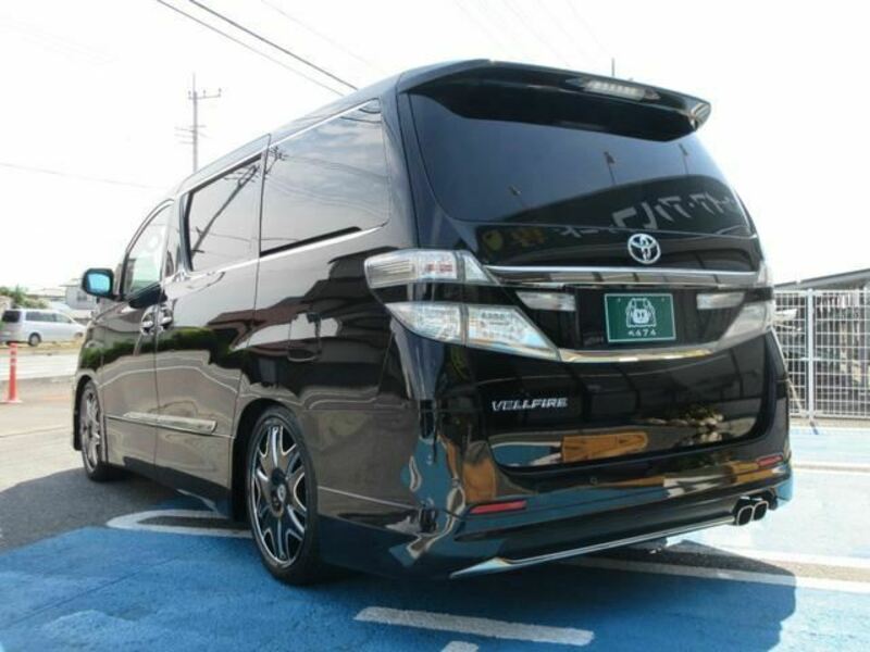 VELLFIRE-12