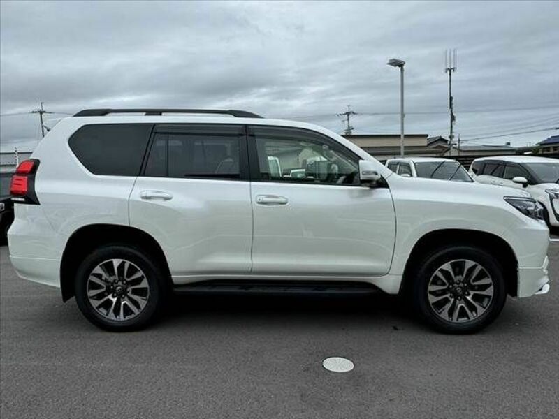 LAND CRUISER PRADO-11