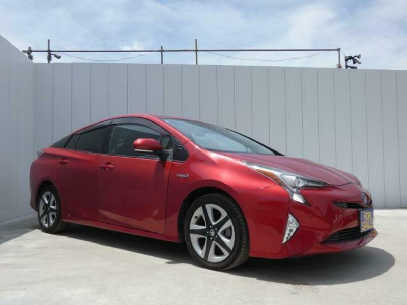 TOYOTA　PRIUS