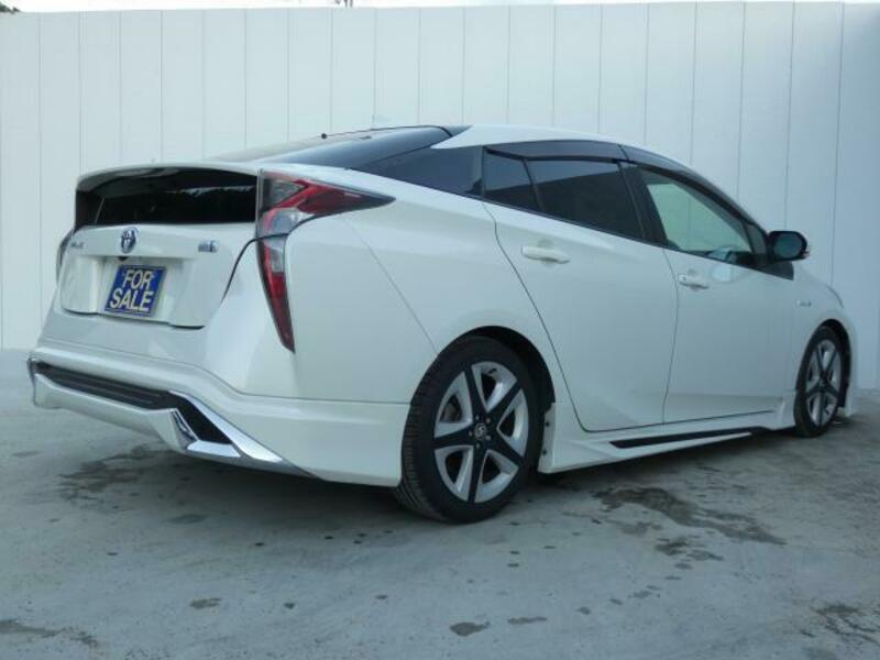 PRIUS-4