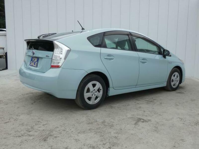 PRIUS-4