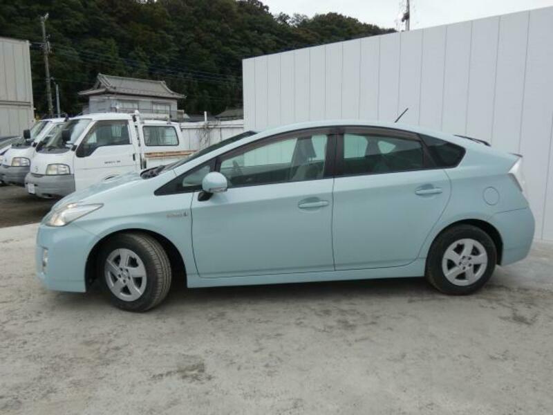 PRIUS-12