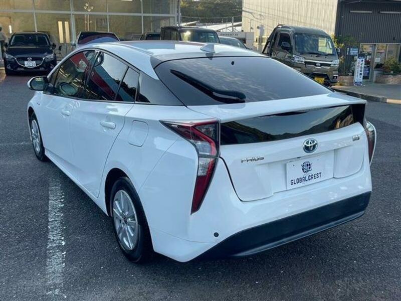 PRIUS-8