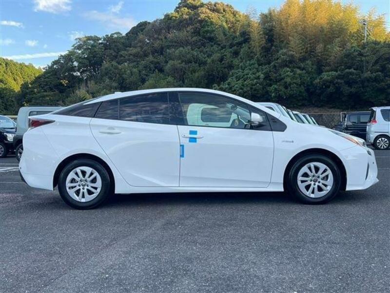 PRIUS-11