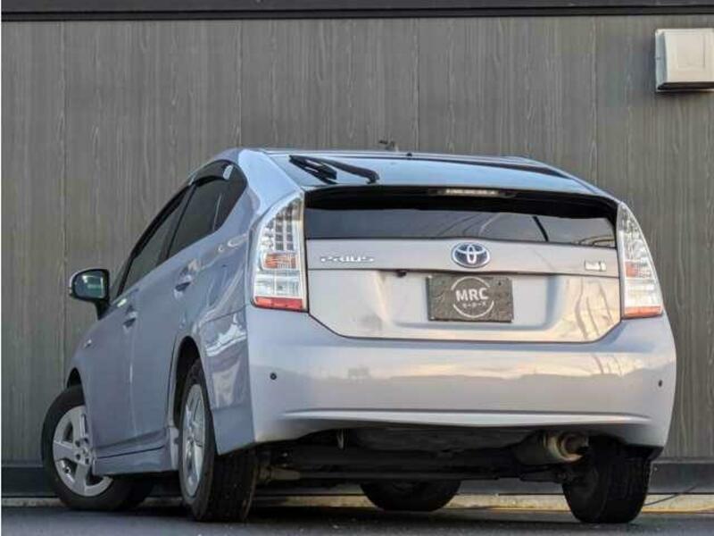 PRIUS-4