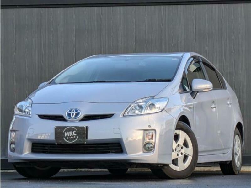 TOYOTA　PRIUS