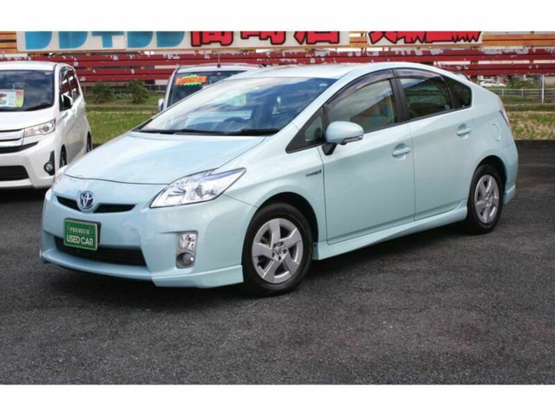 TOYOTA　PRIUS