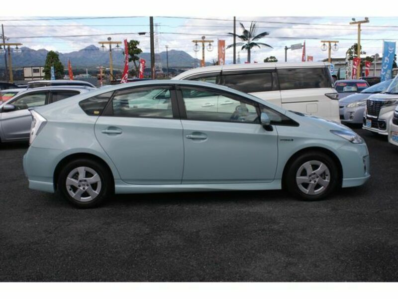 PRIUS-3