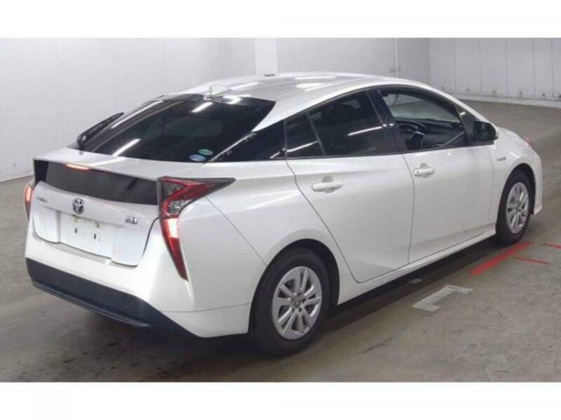 PRIUS-4