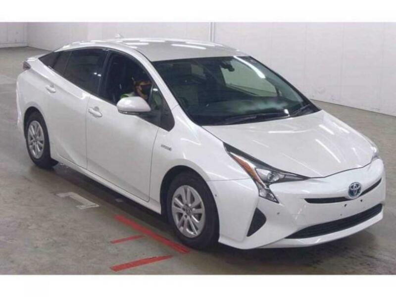 TOYOTA　PRIUS