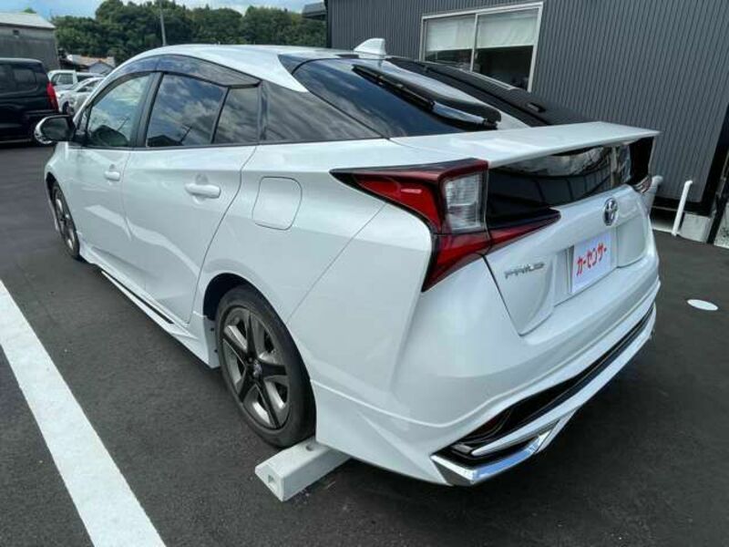 PRIUS-4