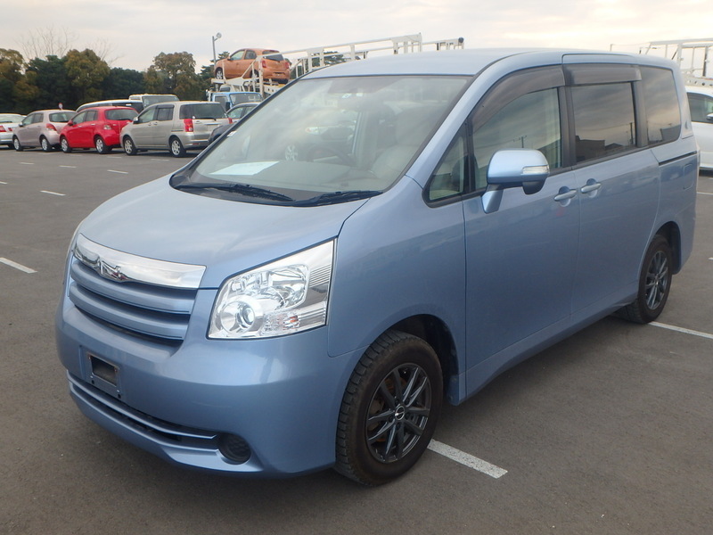 Toyota noah 2007