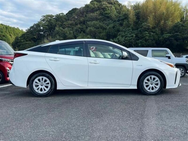 PRIUS-11