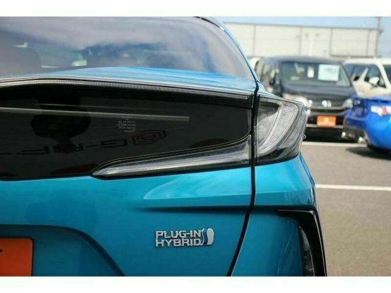 PRIUS PHV-13