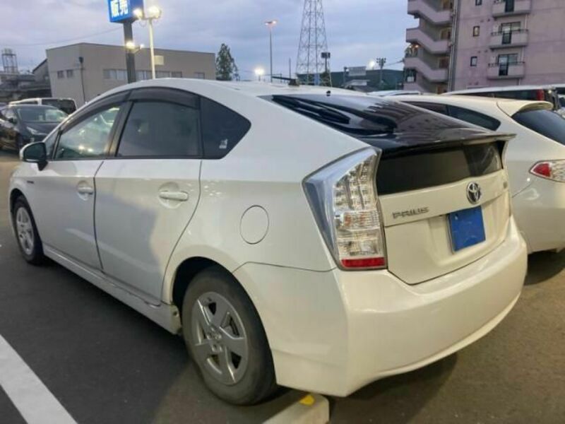 PRIUS-3