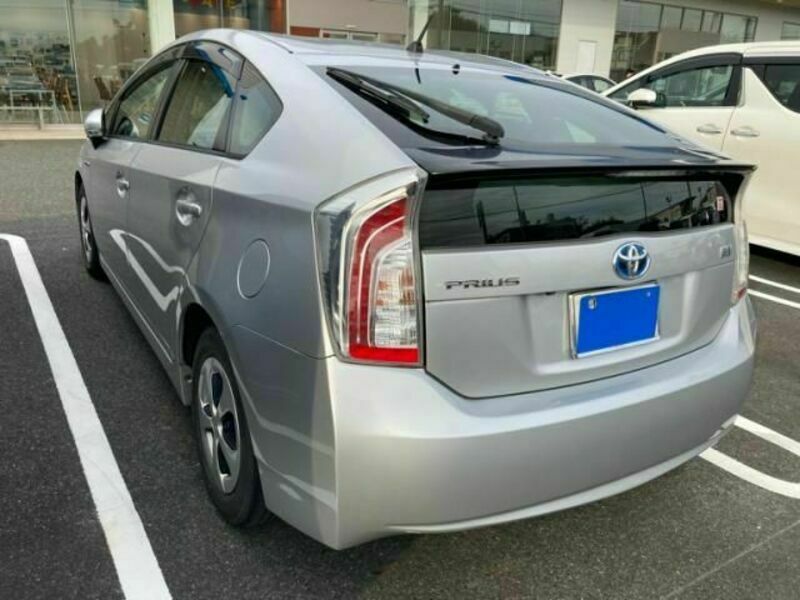 PRIUS-10