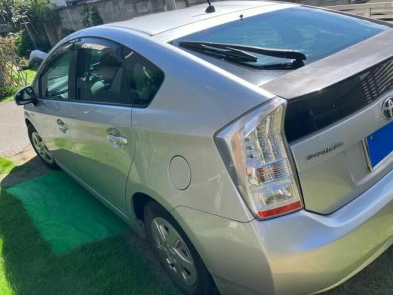 PRIUS-3