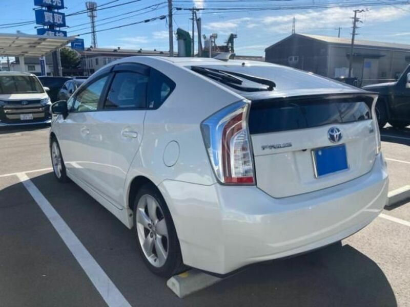 PRIUS-3