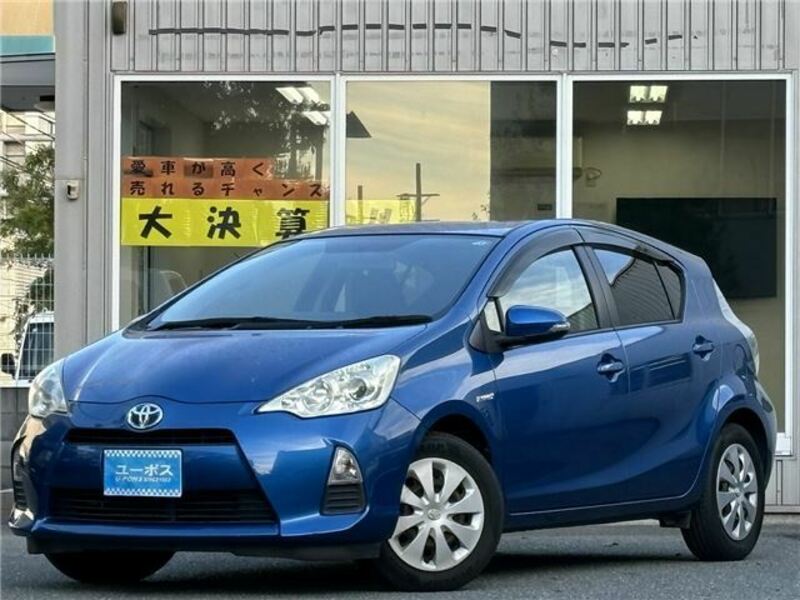 TOYOTA　AQUA