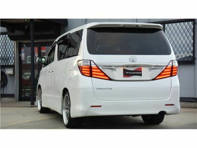 VELLFIRE-10