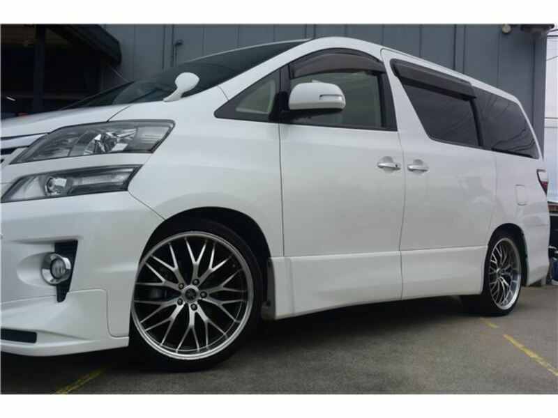 VELLFIRE-16