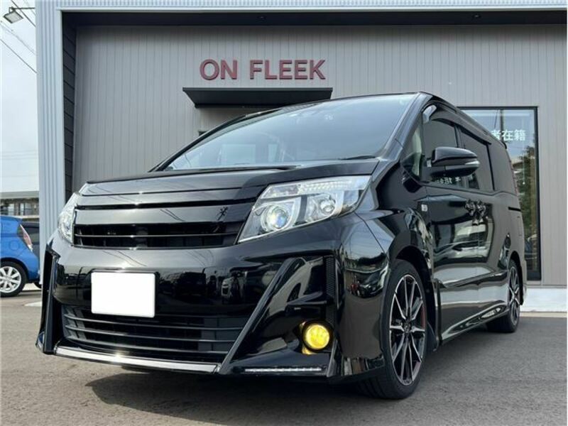 TOYOTA　NOAH