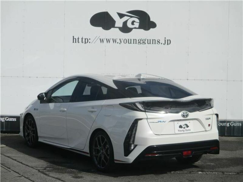 PRIUS PHV-17