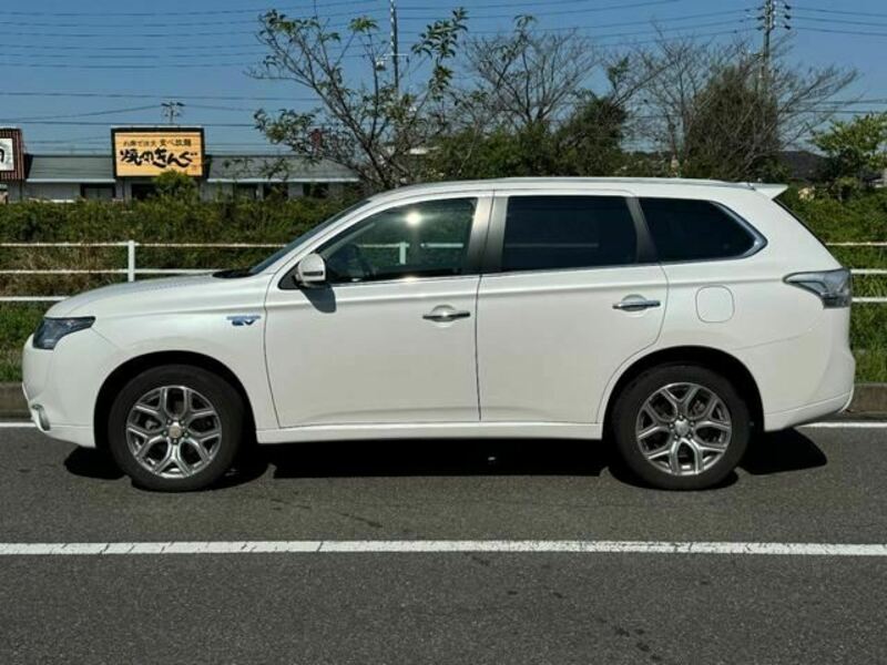 OUTLANDER PHEV-18