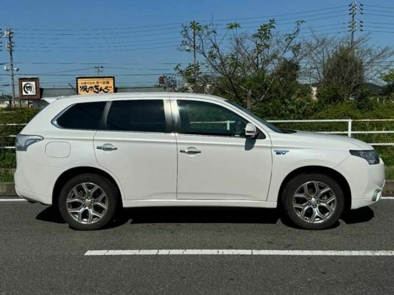 OUTLANDER PHEV-19