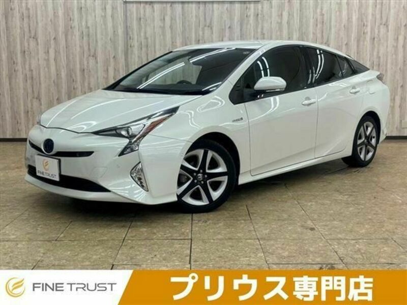 TOYOTA　PRIUS