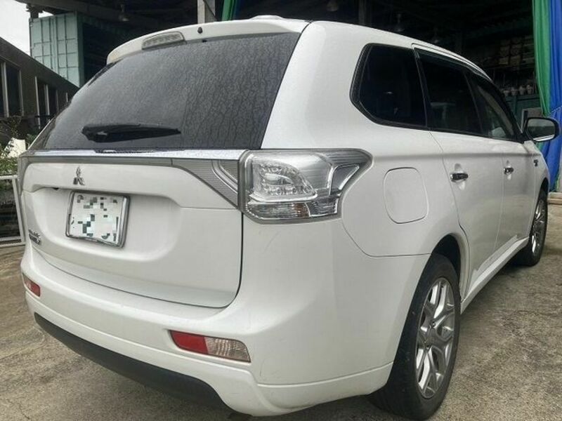 OUTLANDER PHEV-2