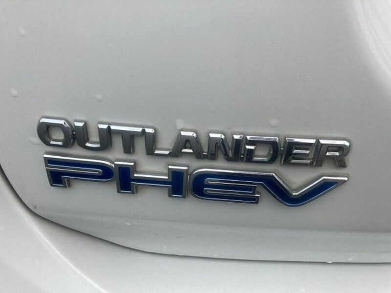 OUTLANDER PHEV-23