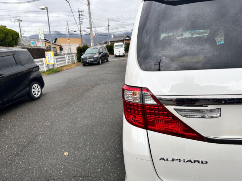 ALPHARD-12