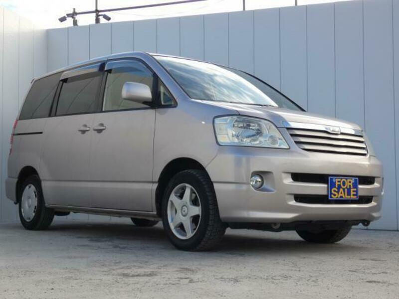 TOYOTA　NOAH