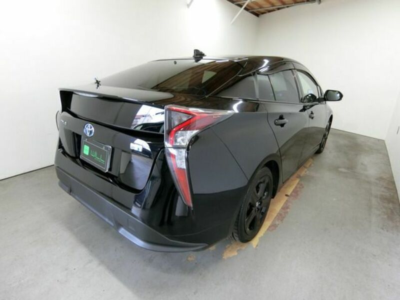 PRIUS-12