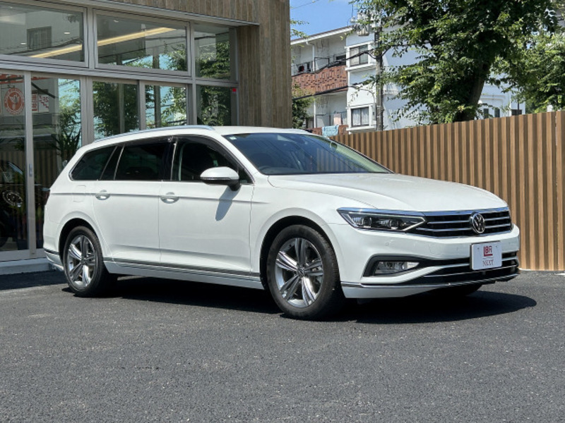 PASSAT VARIANT-8