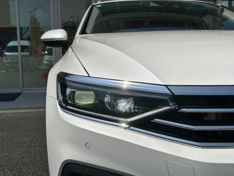 PASSAT VARIANT-6