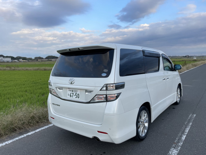 VELLFIRE-11