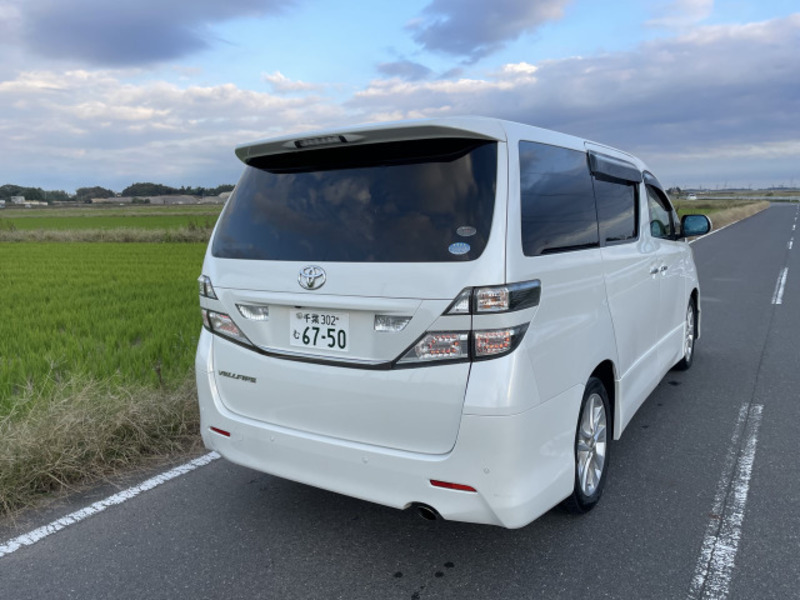 VELLFIRE-12