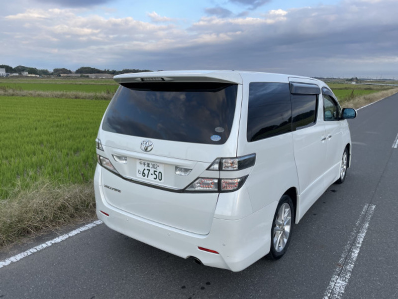 VELLFIRE-13