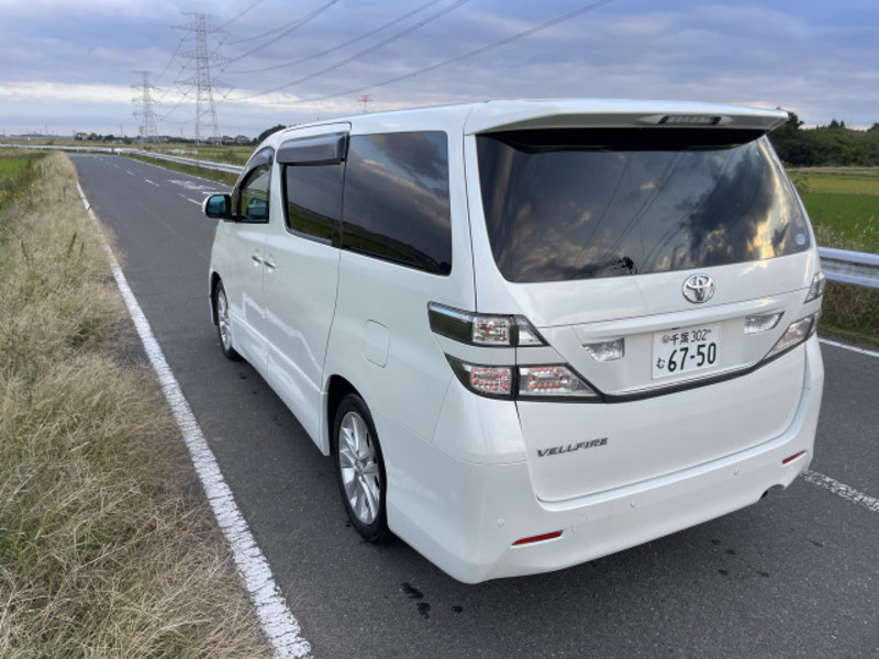 VELLFIRE-17