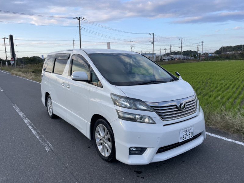 TOYOTA　VELLFIRE