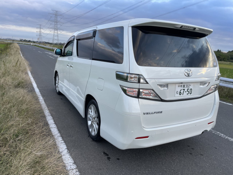 VELLFIRE-16