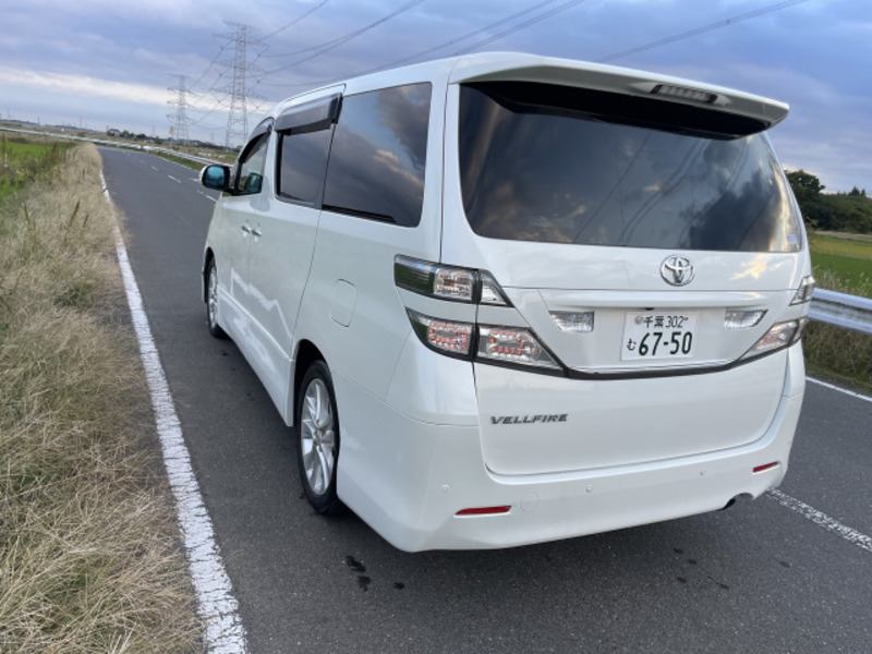 VELLFIRE-18