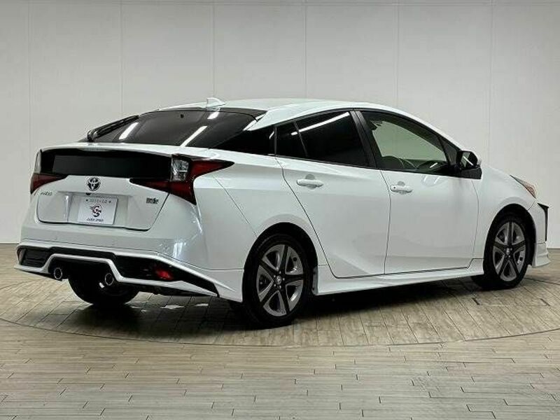 PRIUS-15