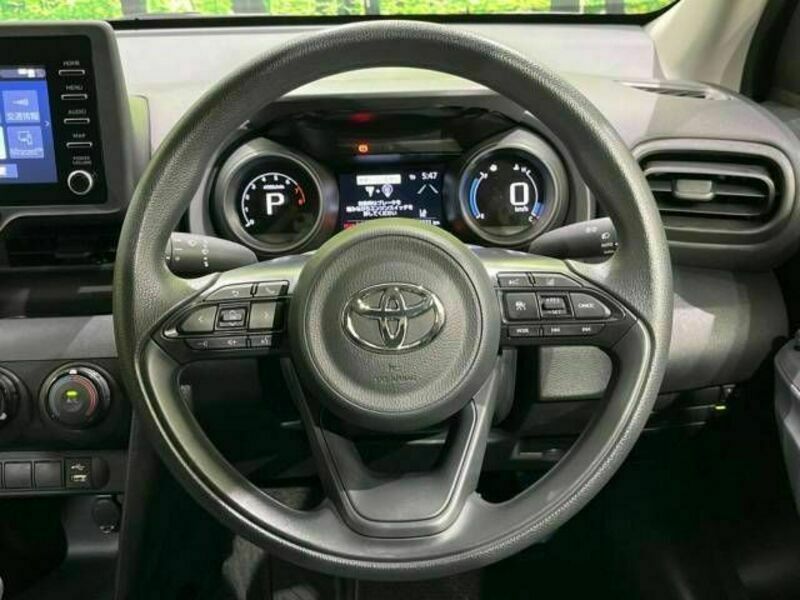 YARIS CROSS-11