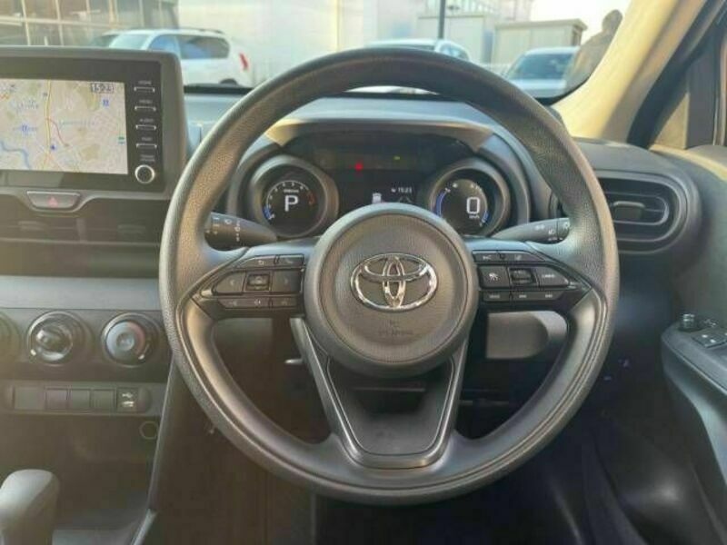 YARIS CROSS-11