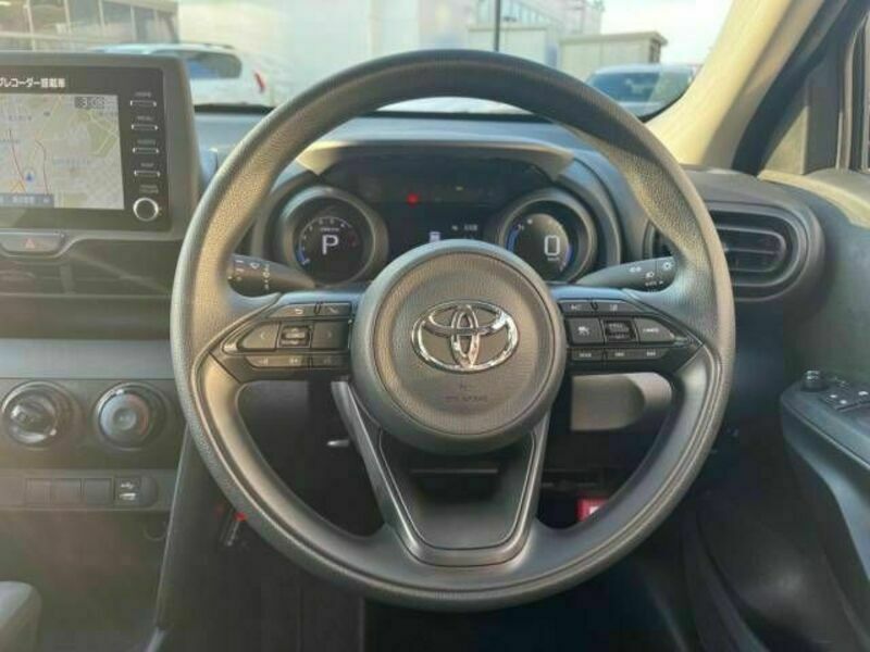 YARIS CROSS-11