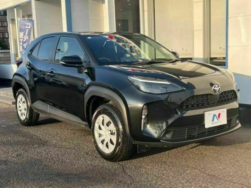 YARIS CROSS-16