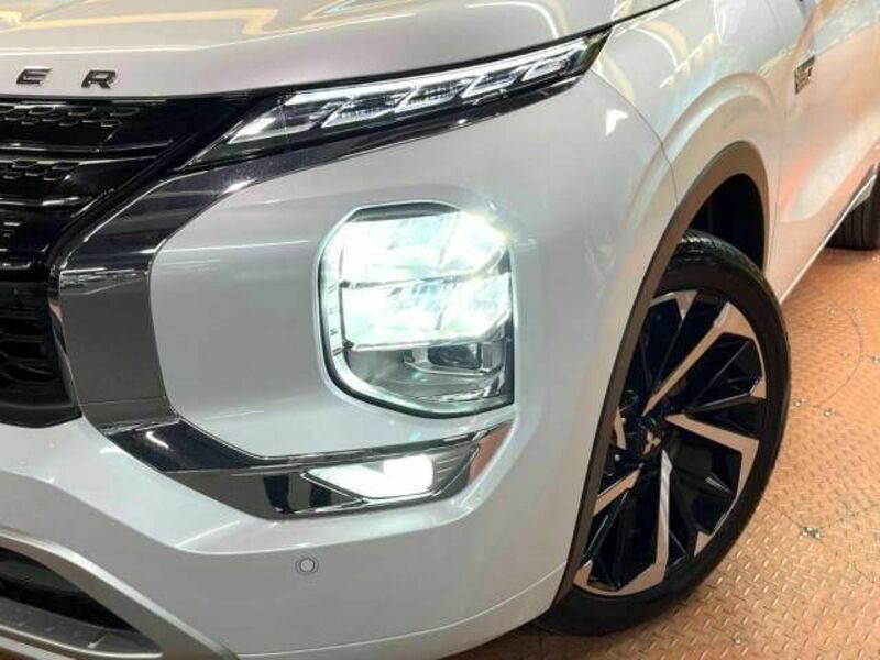 OUTLANDER PHEV-14